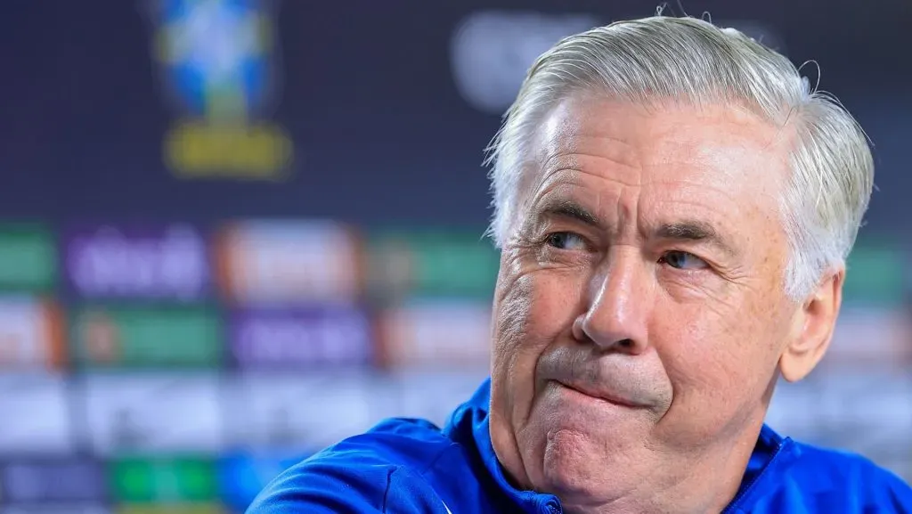 Ancelotti concentrado durante coletiva. Foto: Buda Mendes/Getty Images