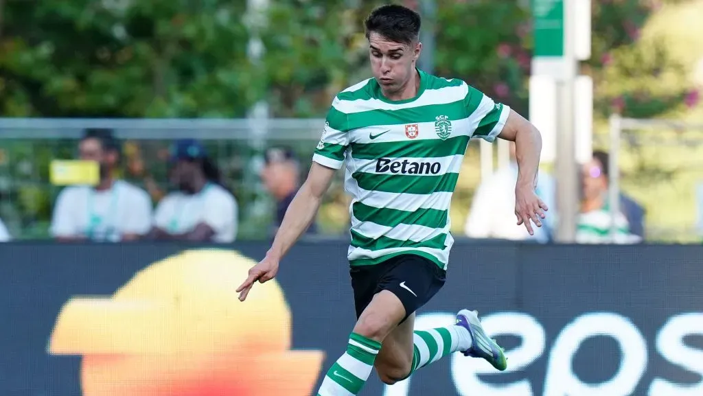 Ivan Fresneda em ação durante o amistoso de pré-temporada. Foto: Gualter Fatia/Getty Images