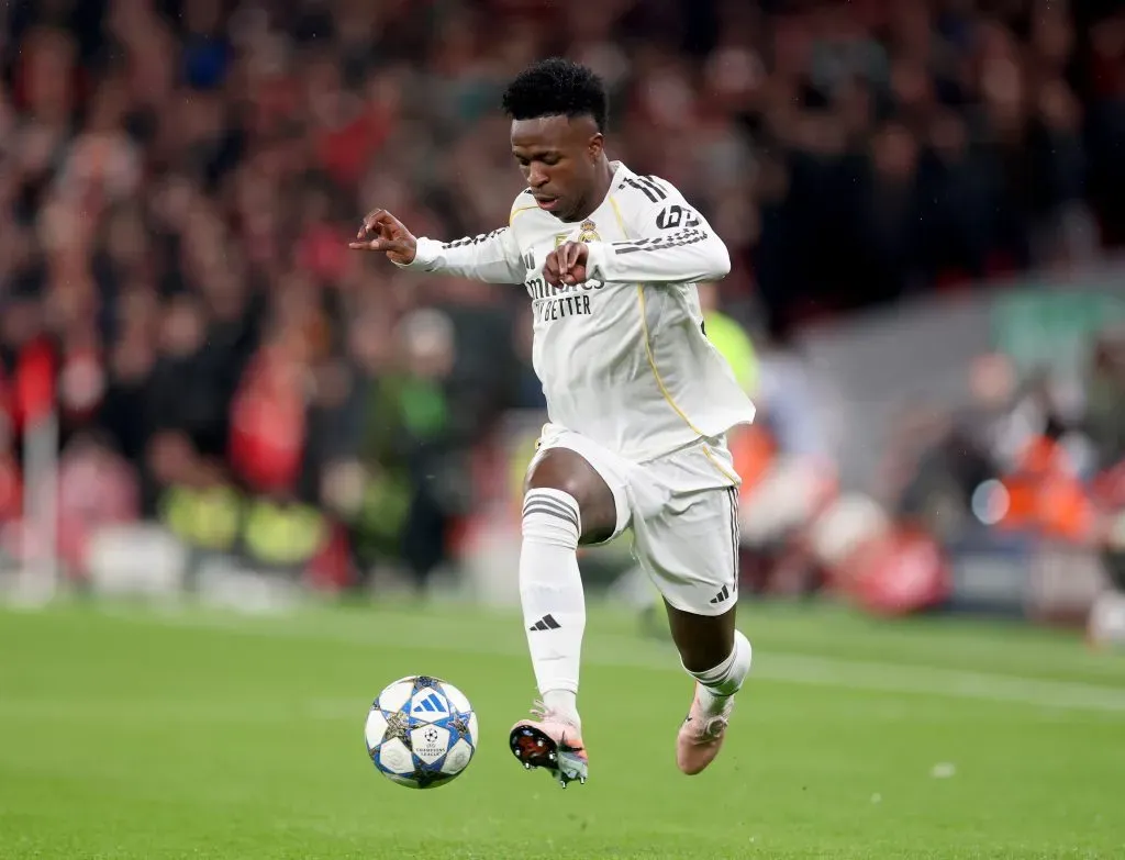 Vinicius Júnior em jogo contra o Liverpool. Foto: Carl Recine/Getty Images
