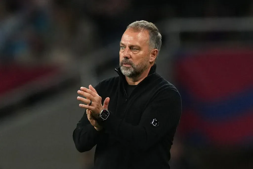 Hansi Flick não deixará o Barcelona. Foto: Alex Caparros/Getty Images