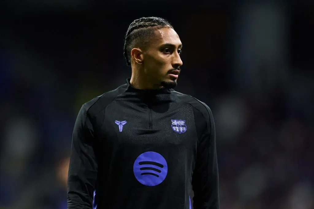 Raphinha em campo com o Barcelona (Foto: Juan Manuel Serrano Arce/Getty Images)