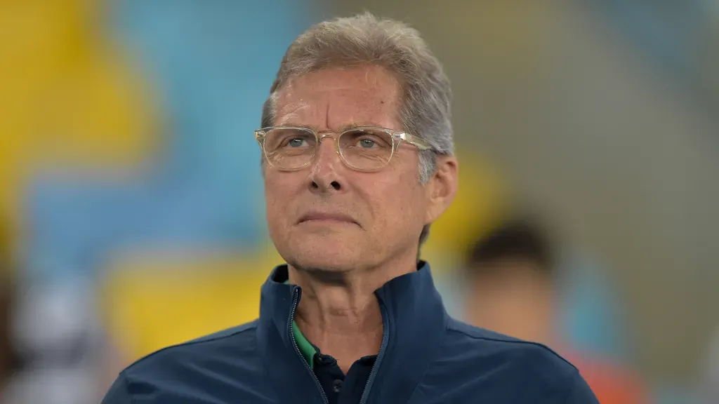 Oswaldo de Oliveira em jogo pelo Fluminense