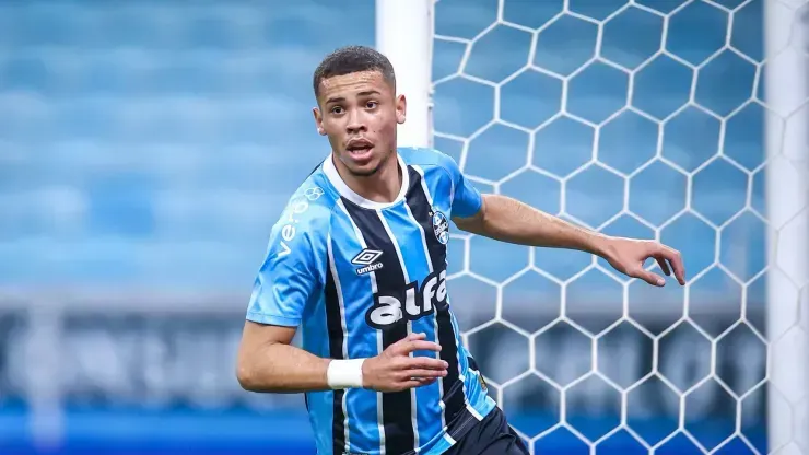 Alysson é considerado uma joia no Grêmio (Lucas Uebel/Gremio FBPA)