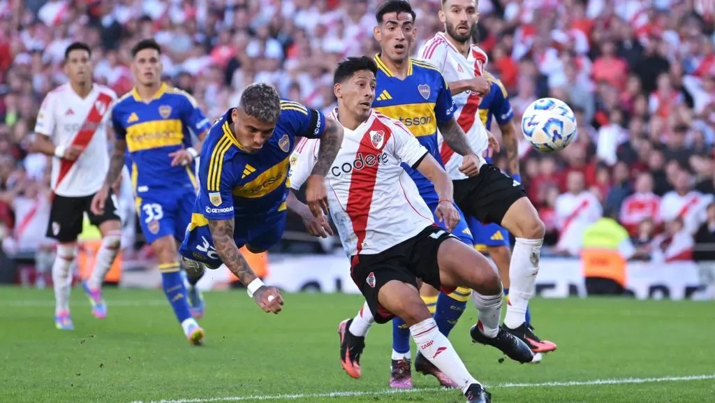 Boca Juniors e River Plate em partida pelo Campeonato Argentino. Foto: Marcelo Endelli/Getty Images)