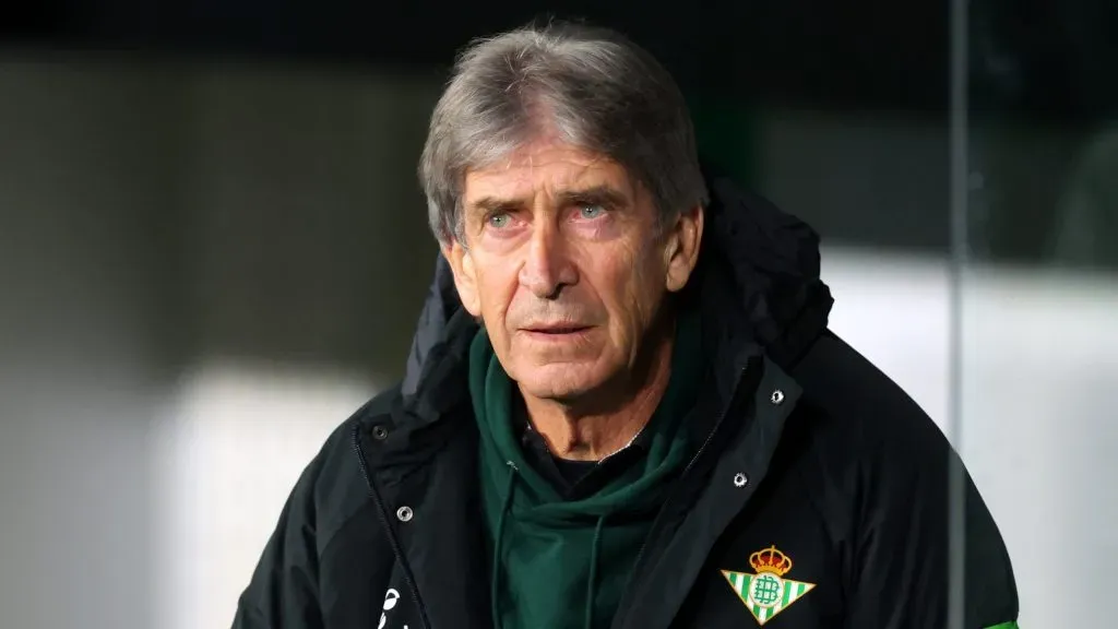 Treinador Manuel Pellegrini em jogo do Real Betis. Foto: Fran Santiago/Getty Images