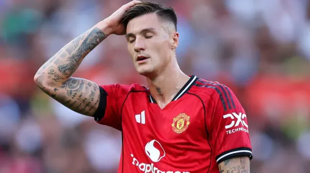 Sesko em campo com o Manchester United (Photo by Michael Regan/Getty Images)