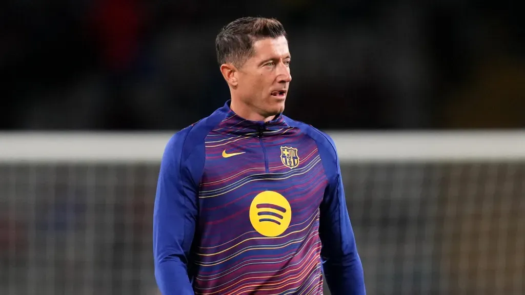 Robert Lewandowski durante aquecimento pelo Barcelona