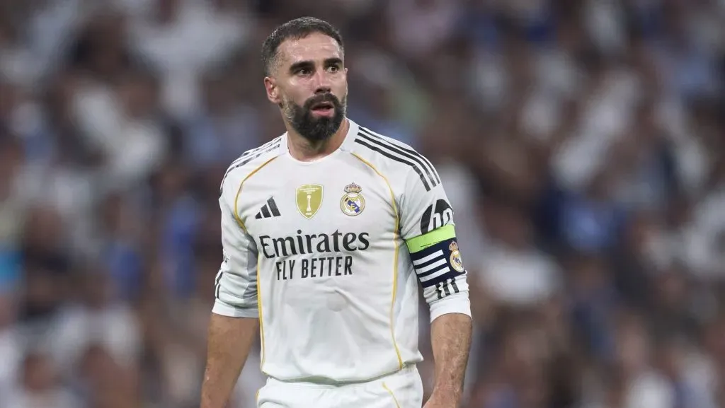 A lesão de Carvajal e a reorganização tática promovida por Xabi Alonso abrem espaço para o inglês assumir papel importante na lateral. (Foto: Mateo Villalba Sanchez/Getty Images)