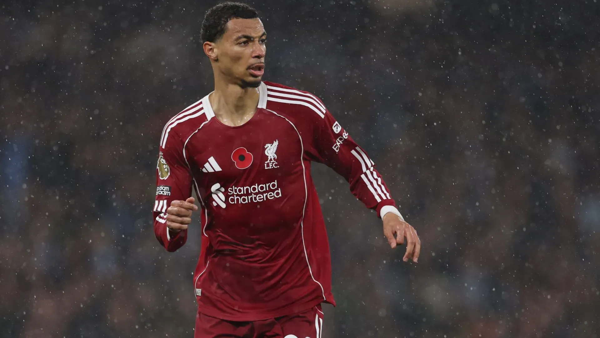 Hugo Ekitike em ação durante partida da Premier League. Foto: Michael Regan/Getty Images