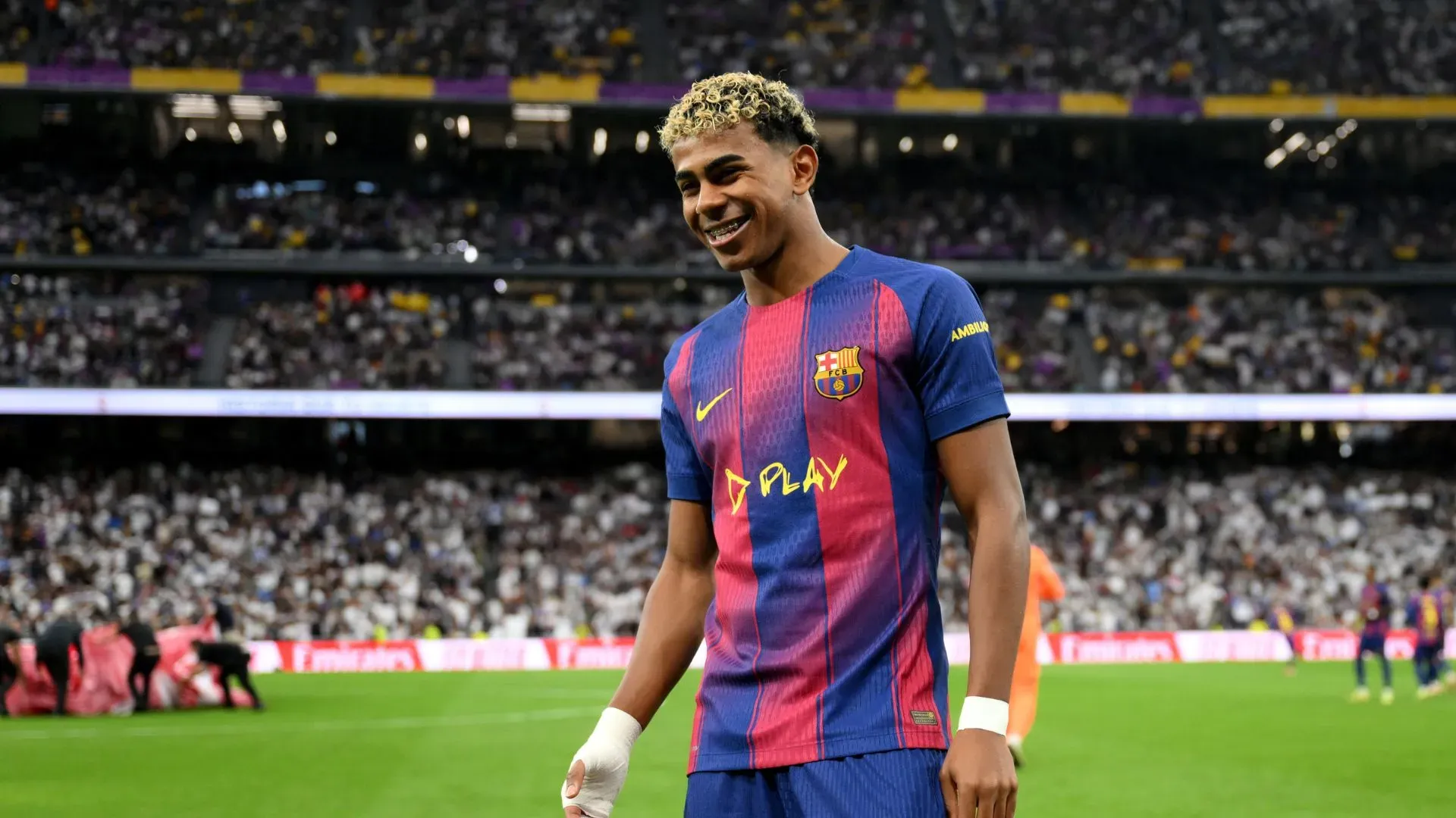 Lamine Yamal em jogo do Barcelona (foto: David Ramos/Getty Images)