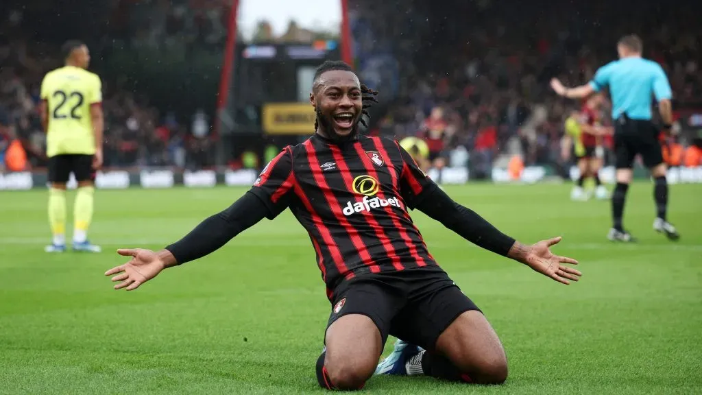 Antoine Semenyo comemorando gol pelo Bournemouth, jogador é alvo do Liverpool. Foto: Eddie Keogh/Getty Images