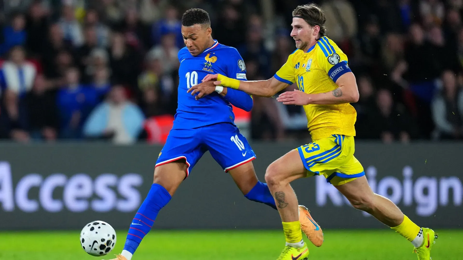 Mbappé voltou para o Real Madrid após jogar a partida entre França e Ucrânia (foto: Franco Arland/Getty Images)