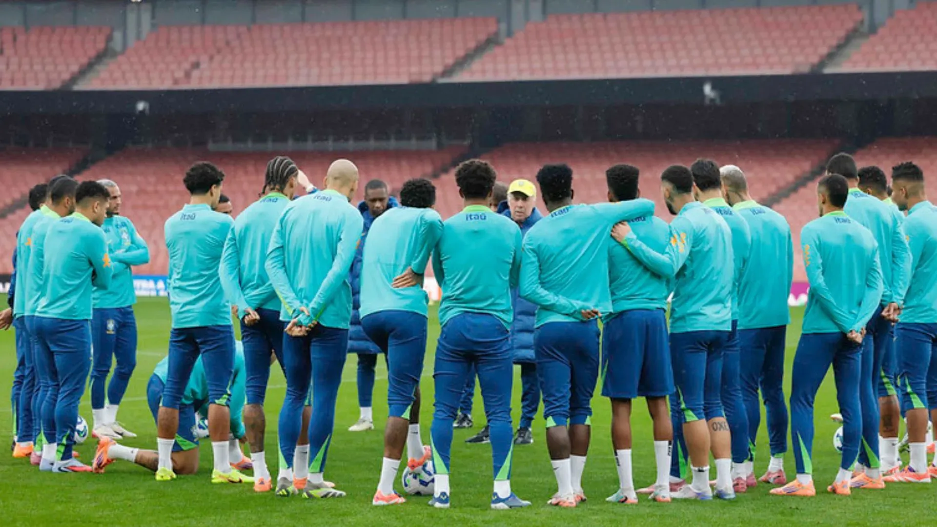 Reunião entre Carlo Ancelotti e jogadores da Seleção Brasileira (foto: Rafael Ribeiro/CBF)