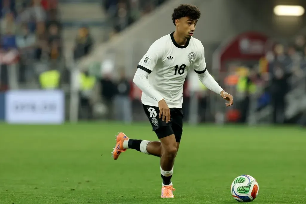 O Frankfurt, porém, não pretende facilitar: vê em Brown um ativo técnico e financeiro capaz de transformar o futuro do clube. (Foto: by Alexander Hassenstein/Getty Images)