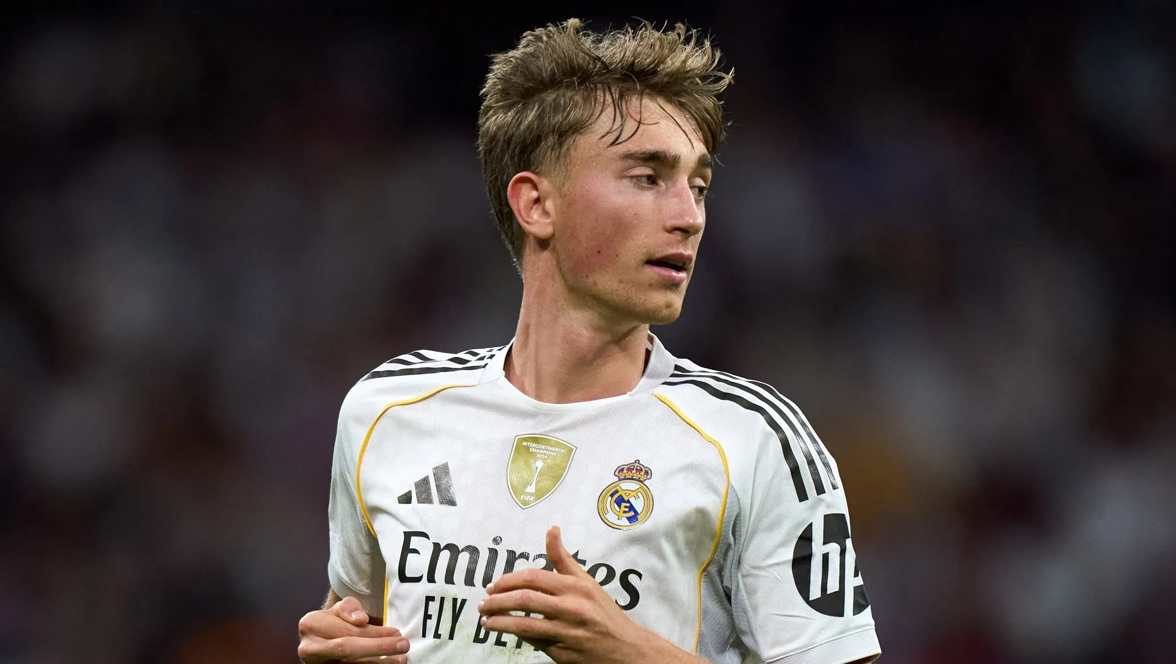 Dean Huijsen, em campo, pelo Real Madrid