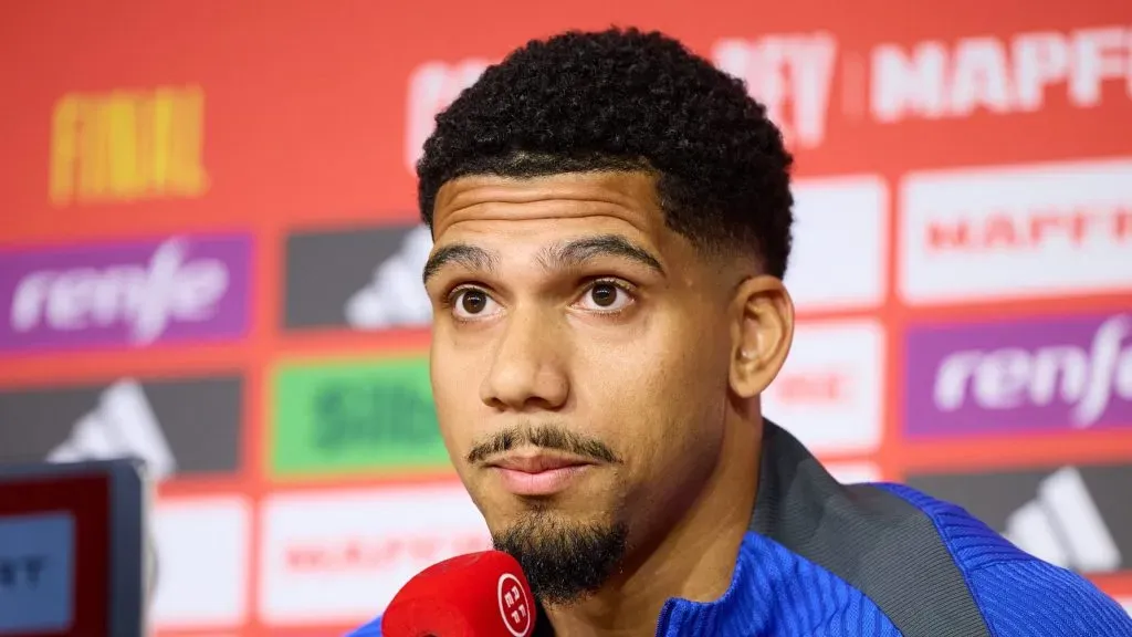 Ronald Araújo, zagueiro do Barcelona.