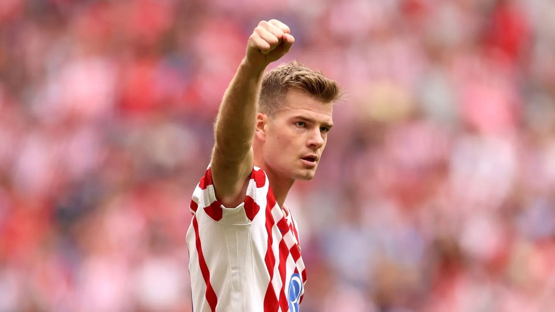 Alexander Sorloth, do Atlético de Madrid, comemora o segundo gol de sua equipe na partida da LaLiga EA Sports entre Atlético de Madrid e Real Madrid CF, no Riyadh Air Metropolitano, em 27 de setembro de 2025, em Madri, Espanha. (Foto: Florencia Tan Jun/Getty Images)