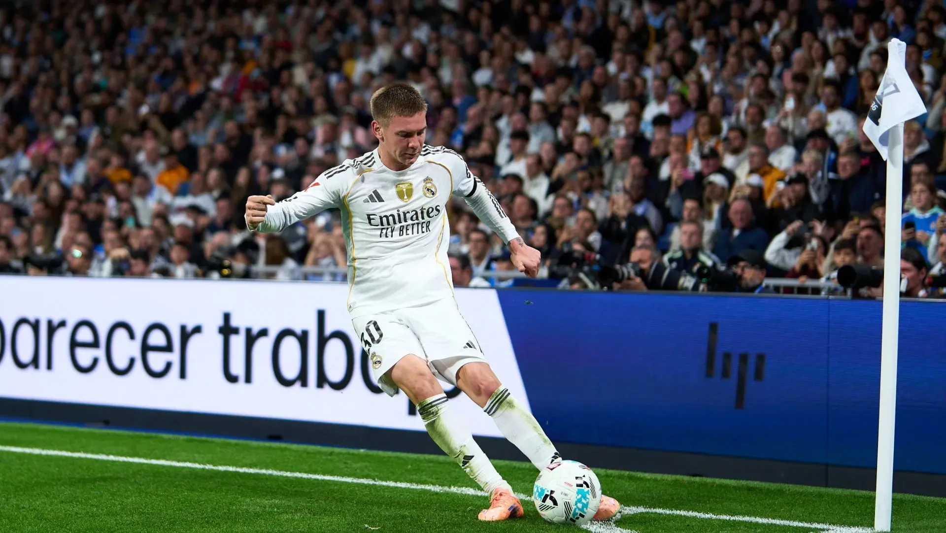 Franco Mastantuono em ação durante partida do Real Madrid. Foto: Angel Martinez/Getty Images