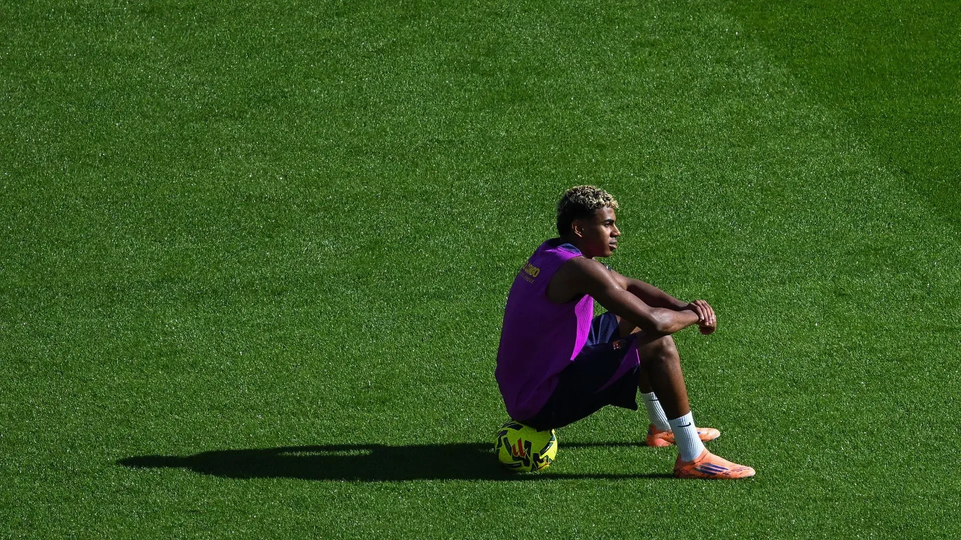 Lamine Yamal será relacionado pelo Barcelona para o jogo contra o Athletic Bilbao? (foto: David Ramos/Getty Images)