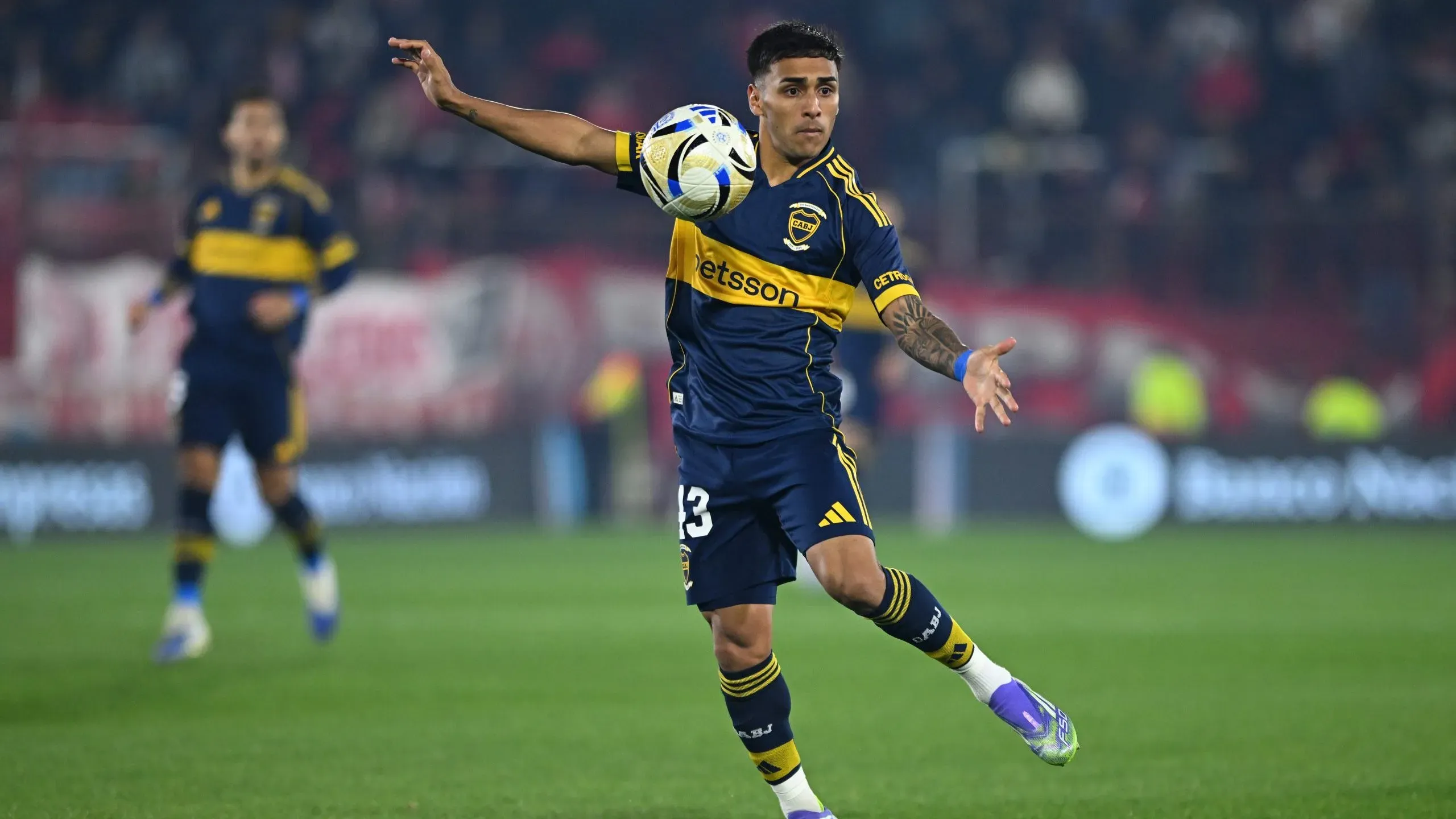 Milton Delgado, alvo do Chelsea, atuando pelo Boca Juniors. Foto: Rodrigo Valle/Getty Images