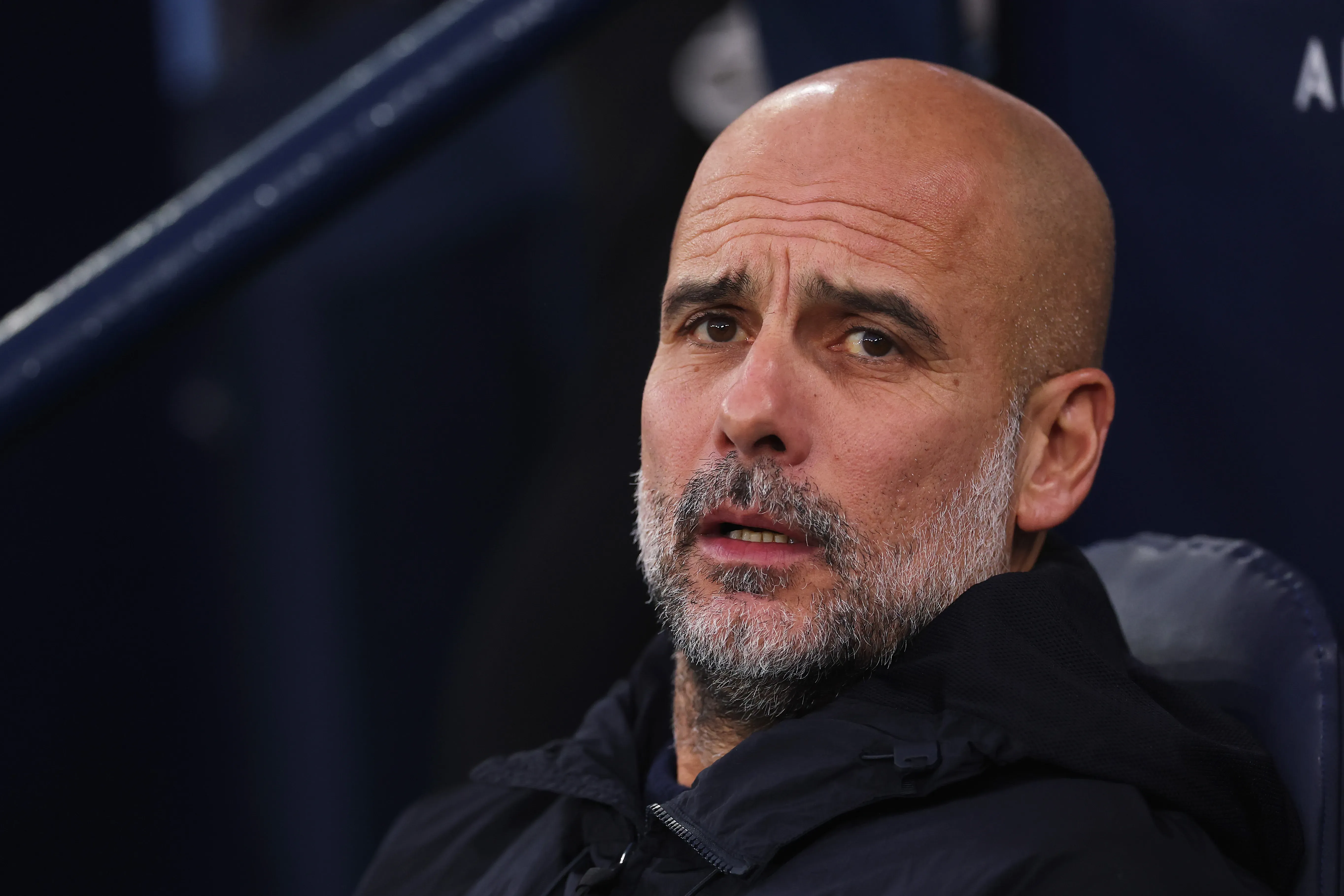 Guardiola tenta encontrar soluções no Manchester City. Foto: Carl Recine/Getty Images