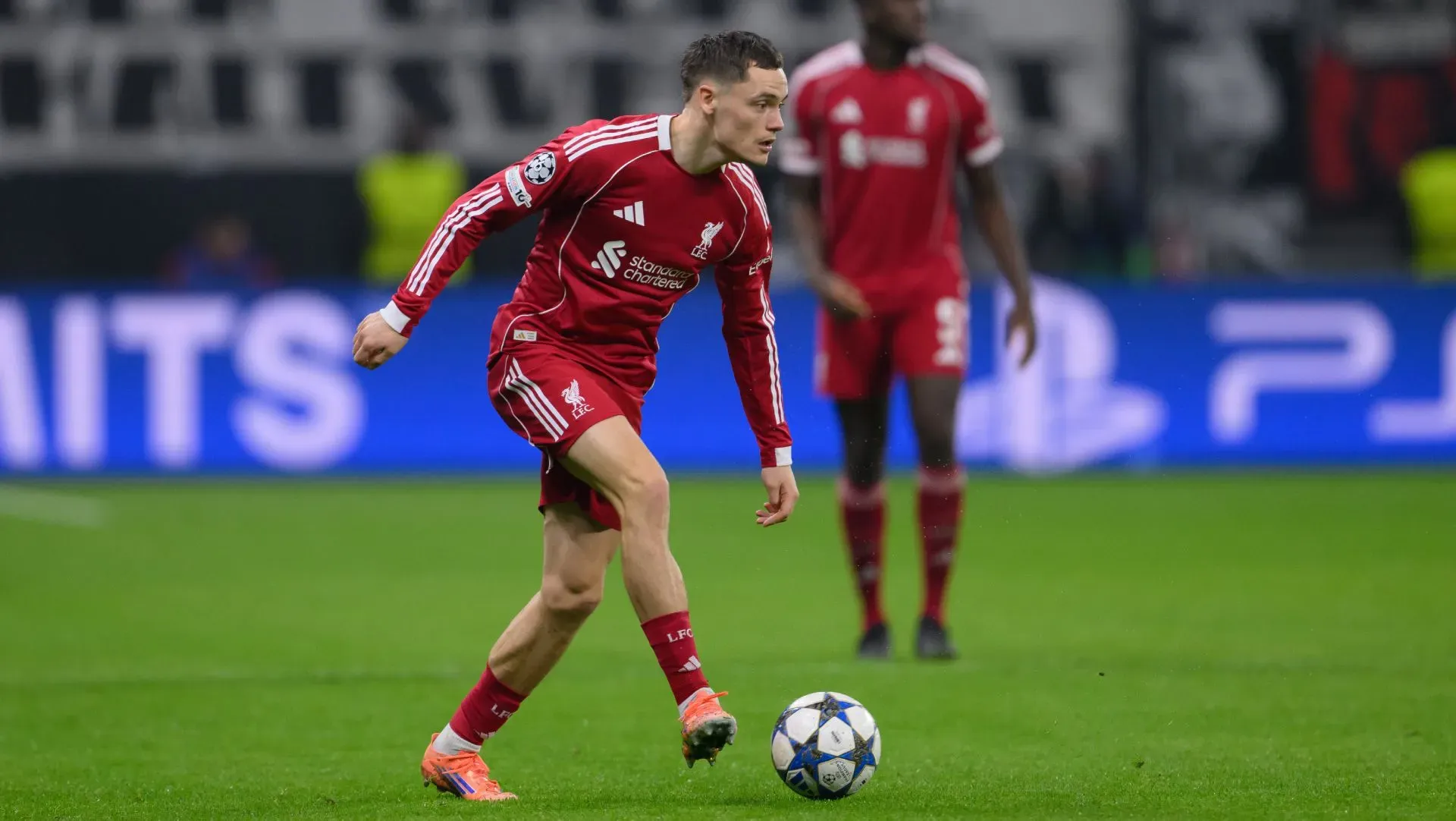 Florian Wirtz em ação durante partida da Liga dos Campeões. Foto: Christian Kaspar-Bartke/Getty Images