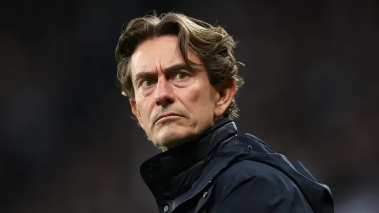 Thomas Frank aponta principal culpado da derrota para o Arsenal (Foto: Lewis Storey/Getty Images)