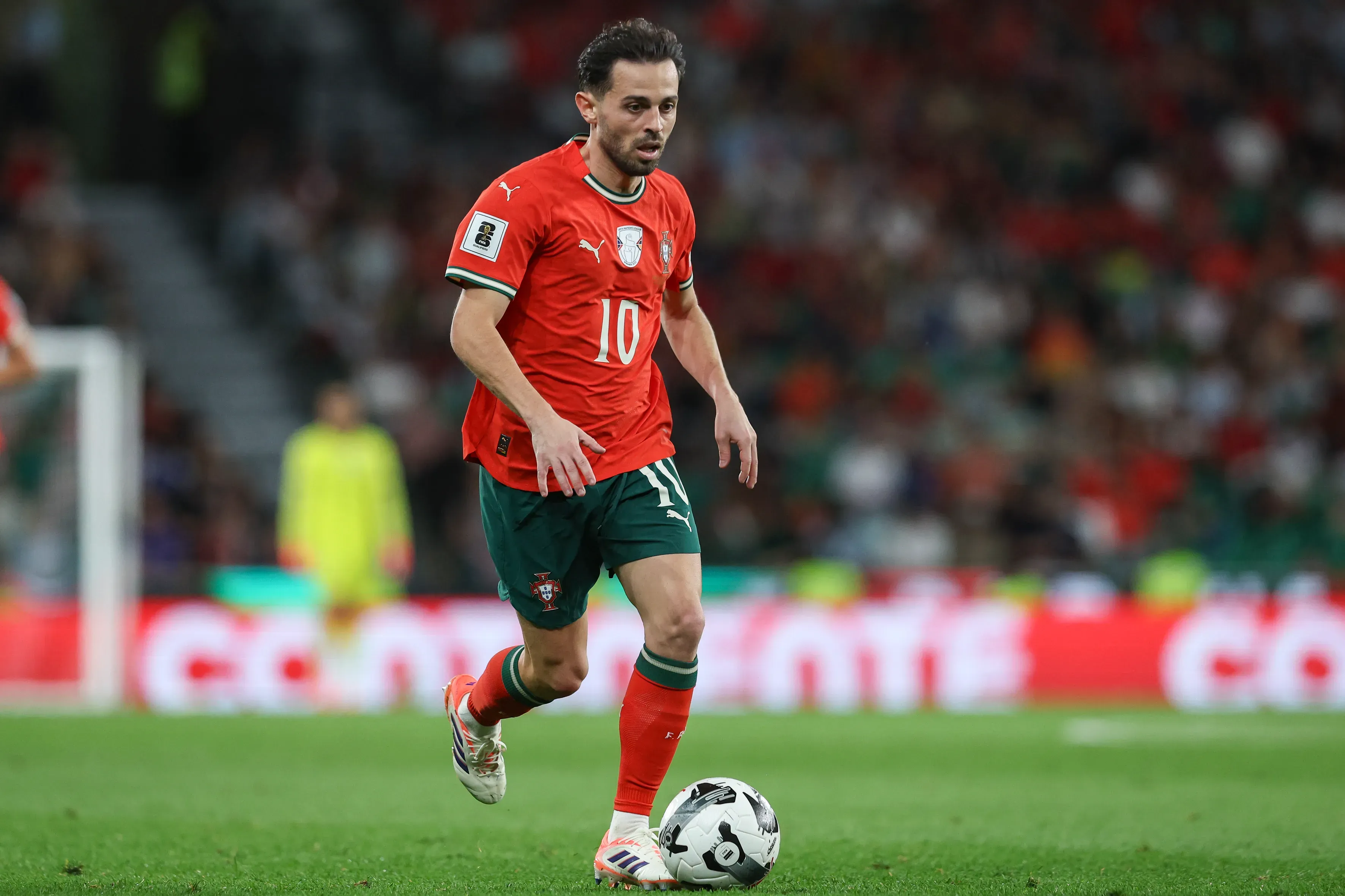 Bernardo Silva em campo pela seleção de Portugal (Foto: Carlos Rodrigues/Getty Images)