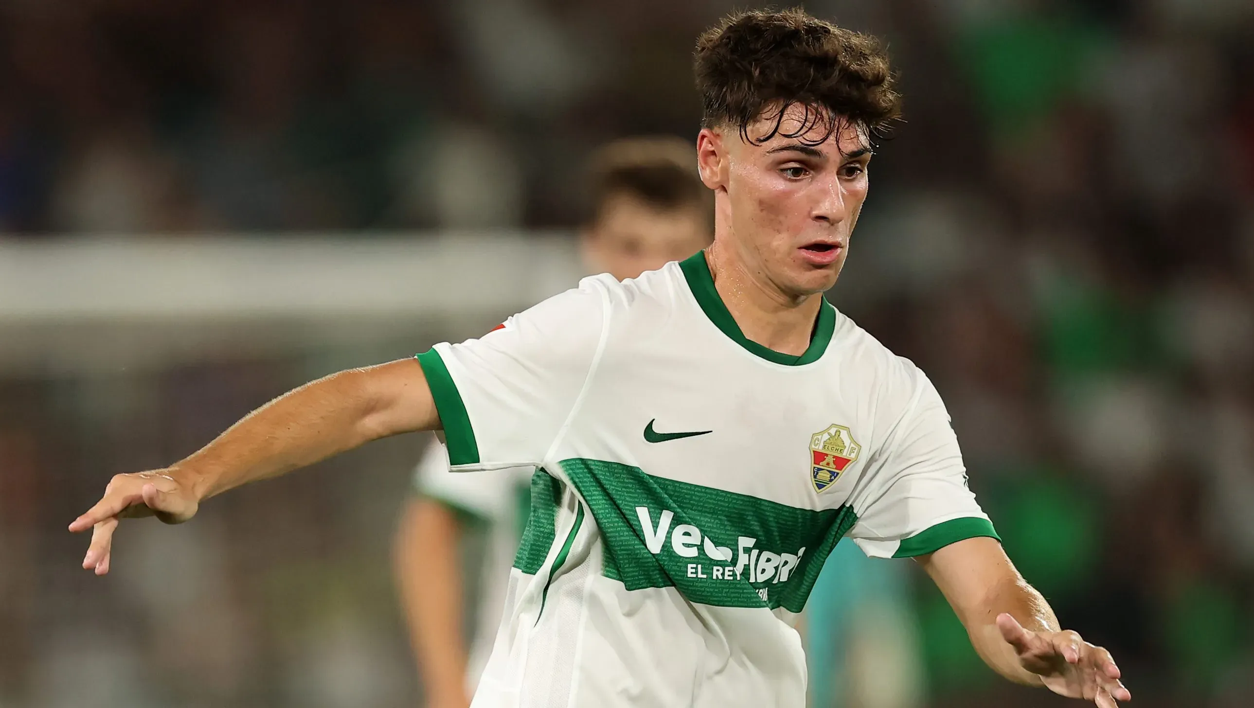 Rodrigo Mendoza, alvo do Arsenal, em jogo do Elche. Foto: Clive Brunskill/Getty Images
