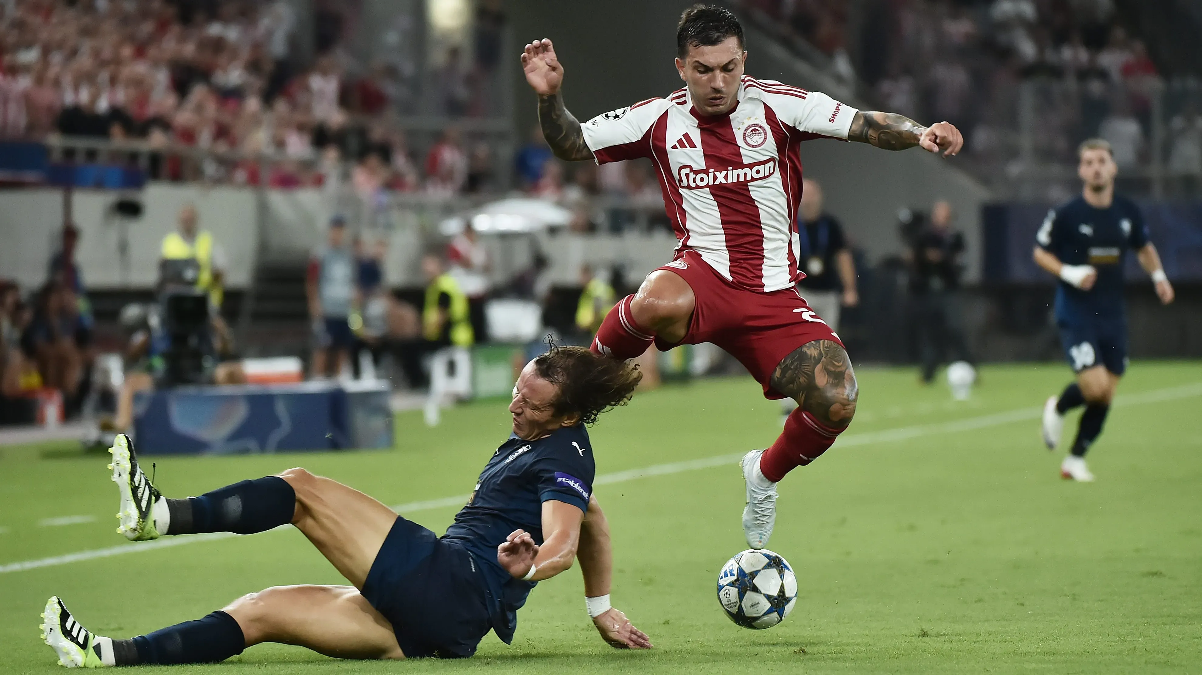 David Luiz em jogo do Pafos na Champions League. Foto: Milos Bicanski/Getty Images