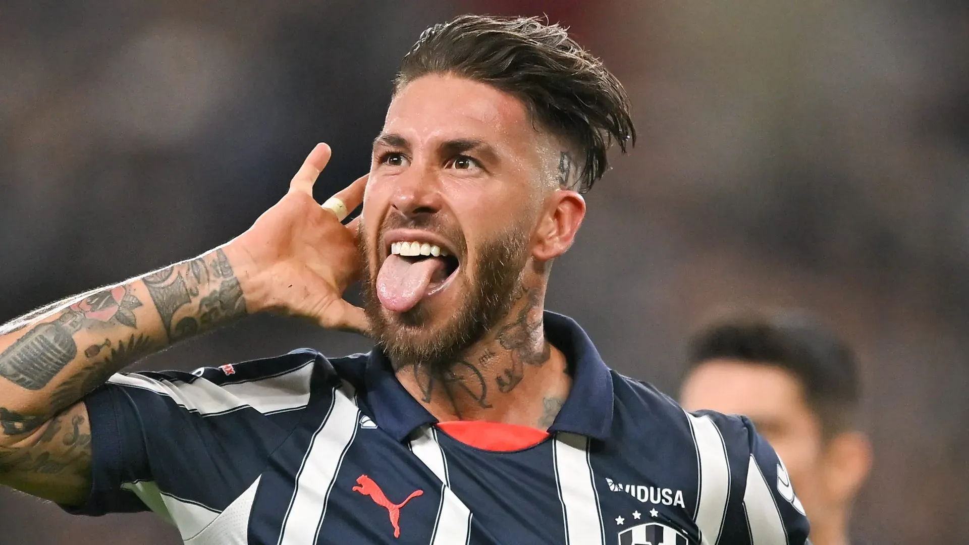 Sergio Ramos comemorando gol pelo Monterrey