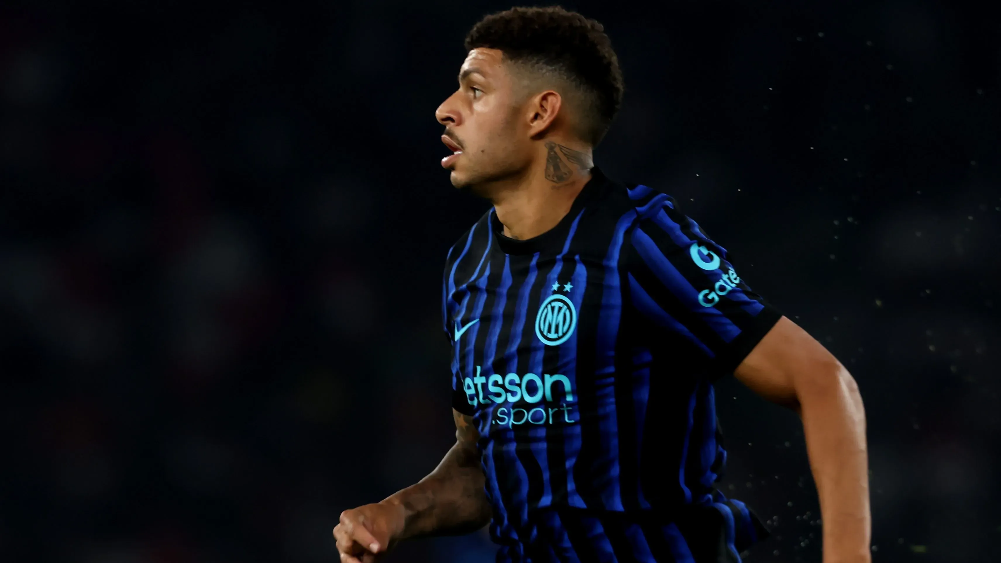 Luis Henrique com camisa azul da Inter de Milão. Jogador pode ser emprestado ao Lyon. Foto: Maurizio Lagana/Getty Images