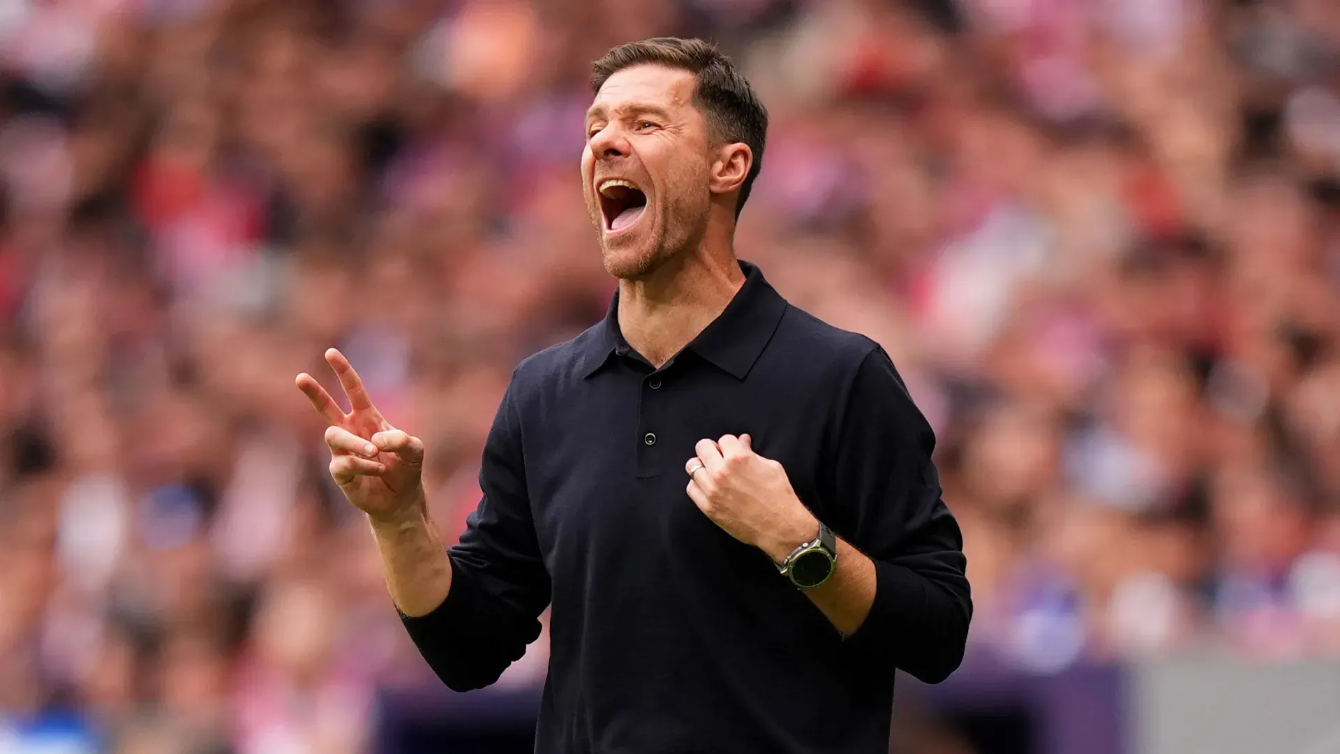 Xabi Alonso grita durante partida do Real Madrid