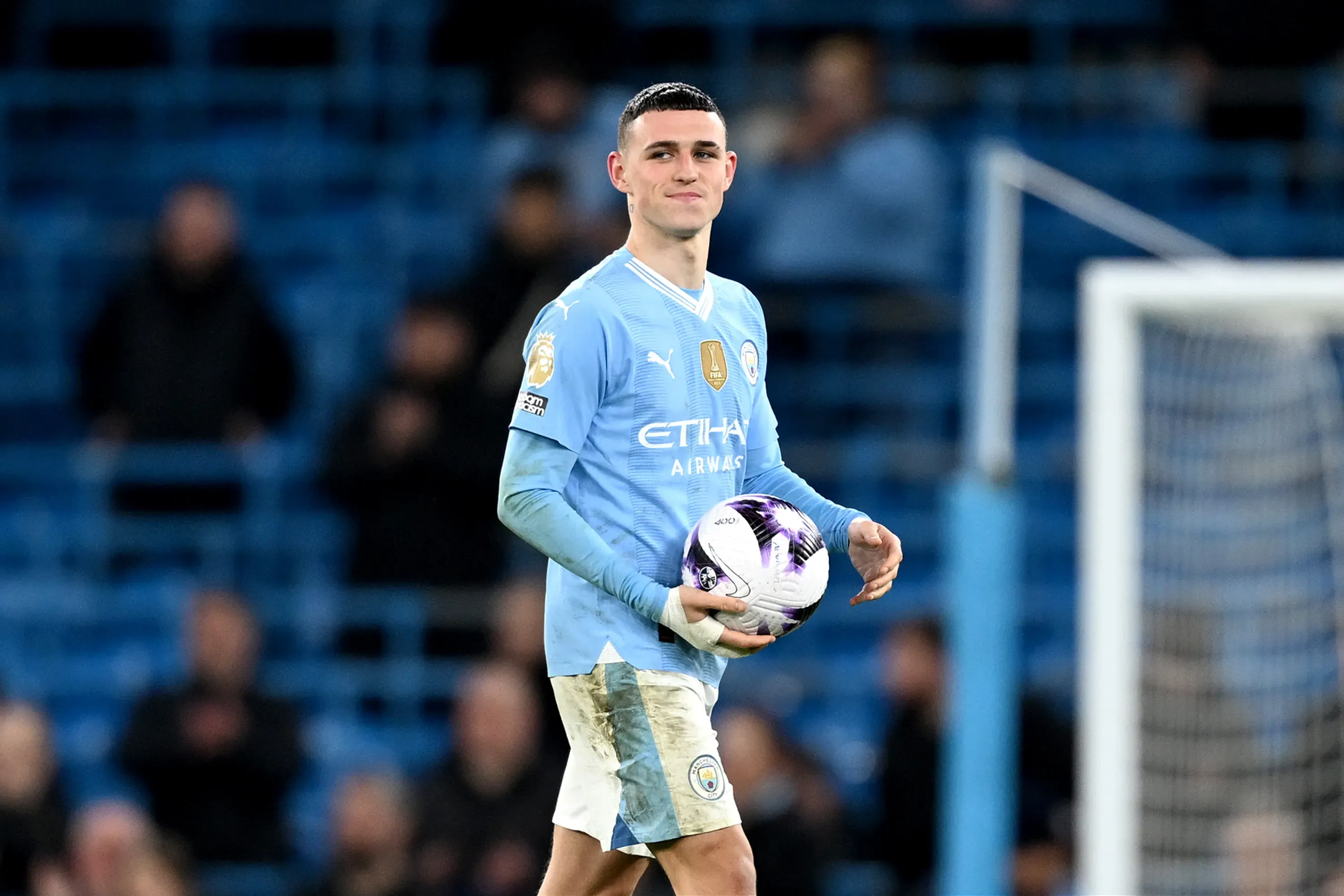Segundo informações do portal TEAMtalk e fontes próximas ao clube, Haaland pode ser influência já que um contrato semelhante ao do norueguês pode ser apresentado para Phil Foden (Foto: Michael Regan/Getty Images)