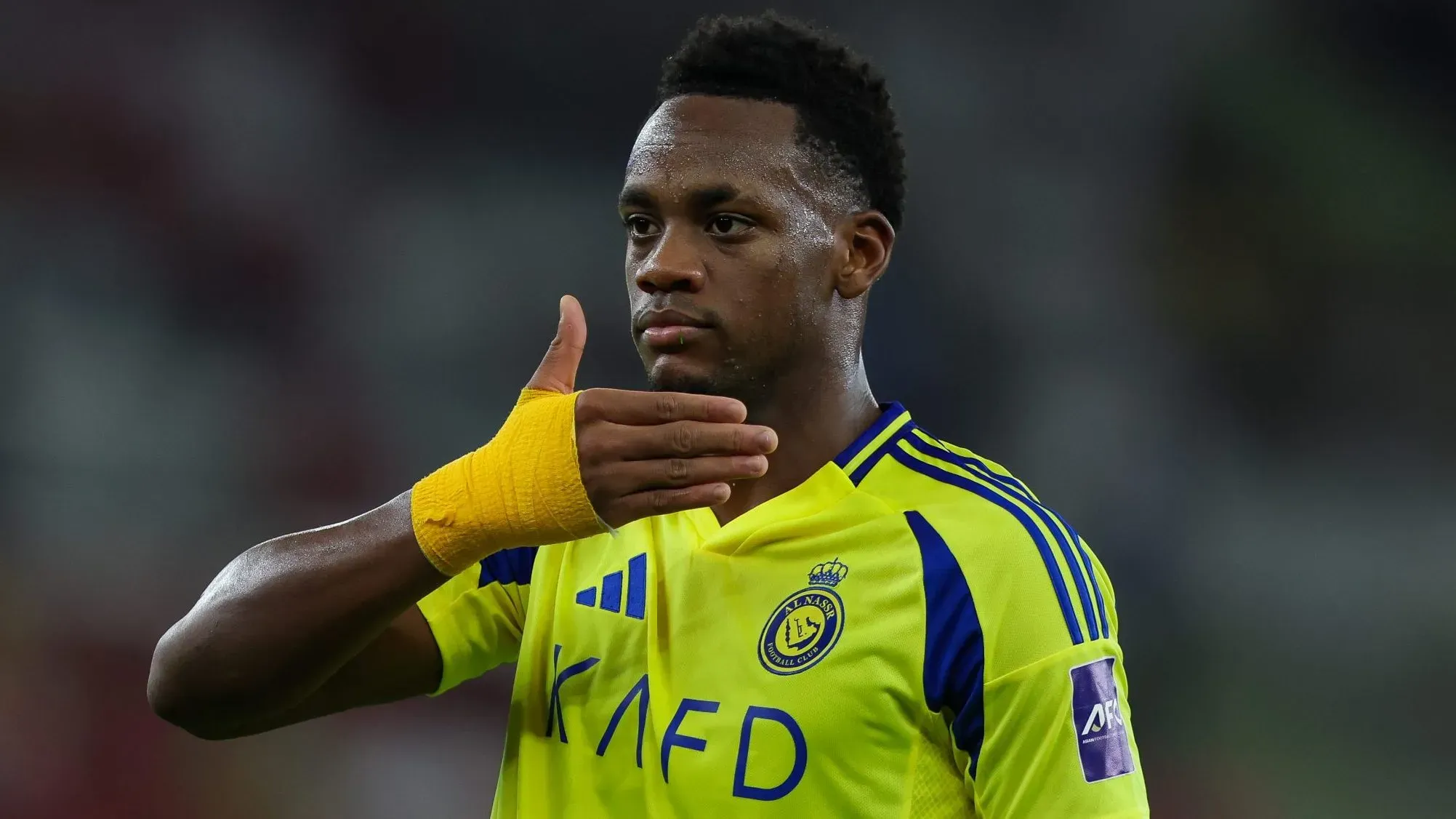 Jhon Durán, com a camisa amarela, doAl-Nassr,