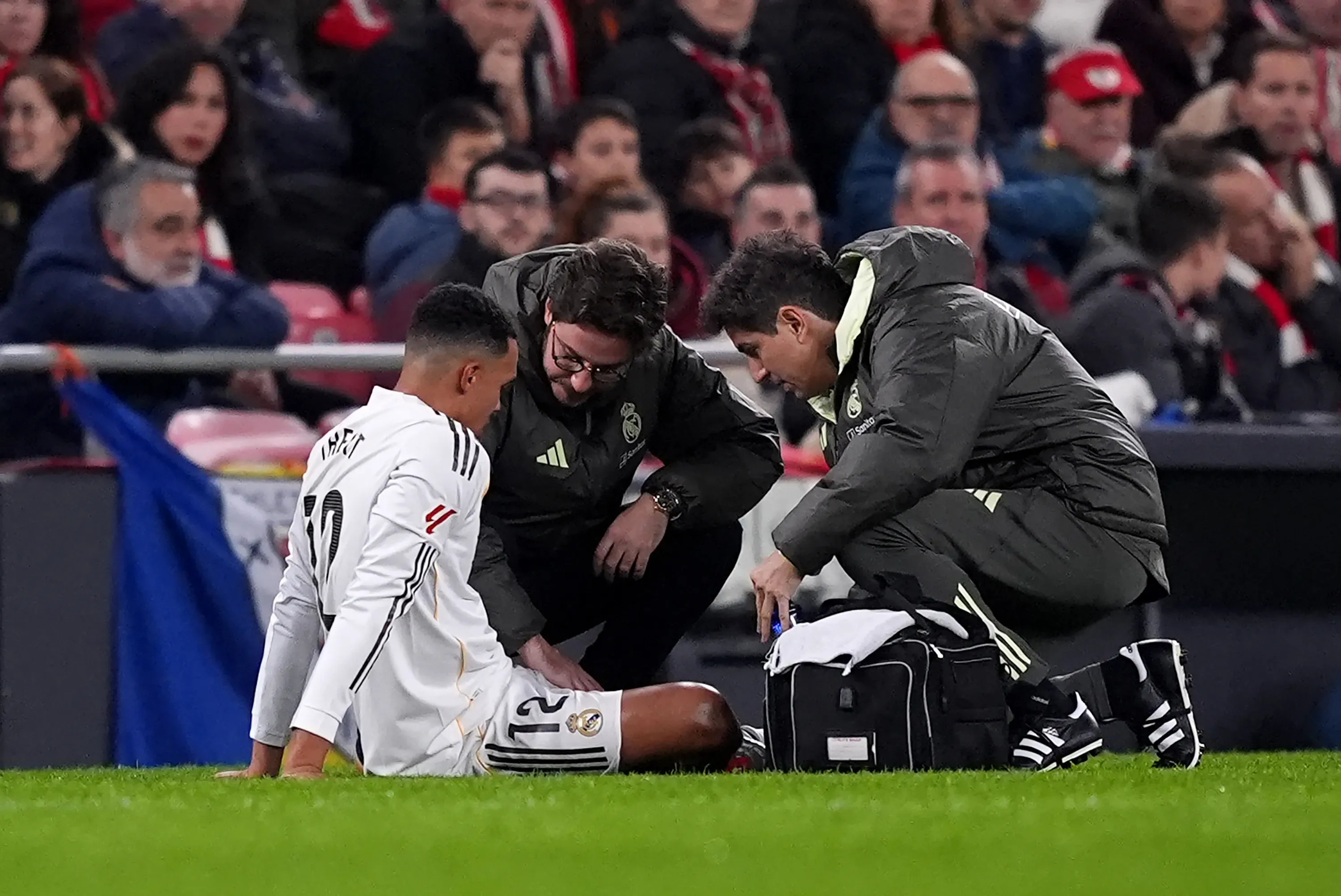 Alexander-Arnold sofreu uma lesão na partida conra o Bilbao e a imprensa espanhola o criticou após seu desemenho e lesão. (Foto: Juan Manuel Serrano Arce/Getty Images)