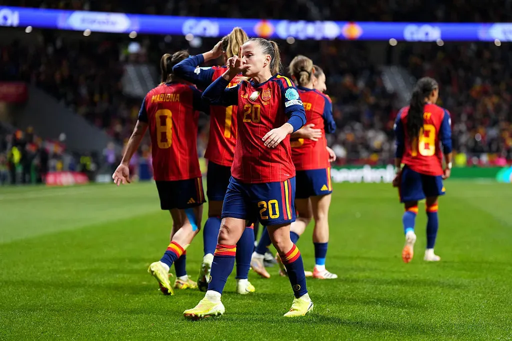 Claudia Pina marcou quatro gols na Women’s Nations League – Foto: Angel Martinez/Getty Images