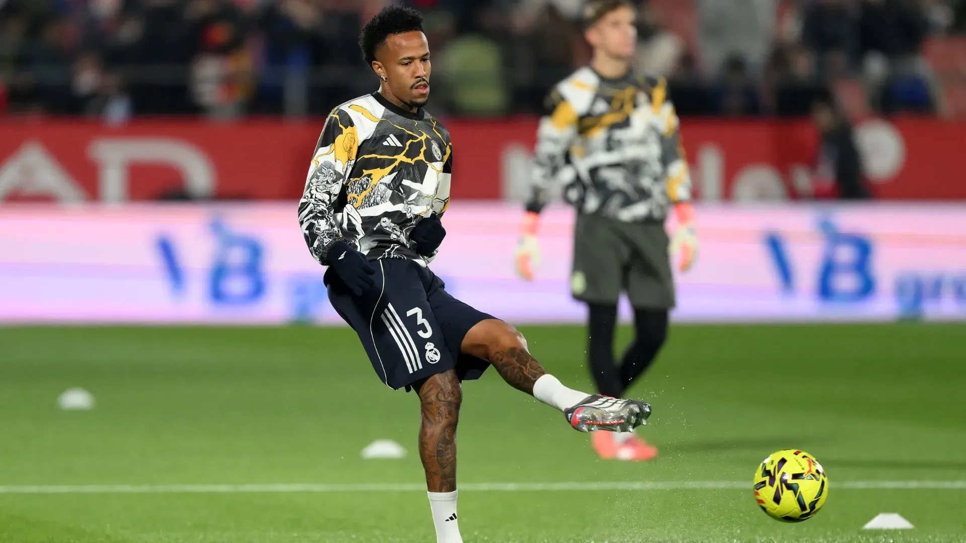 Éder Militão tem chances de ser titular contra o Celta de Vigo (foto: David Ramos/Getty Images)