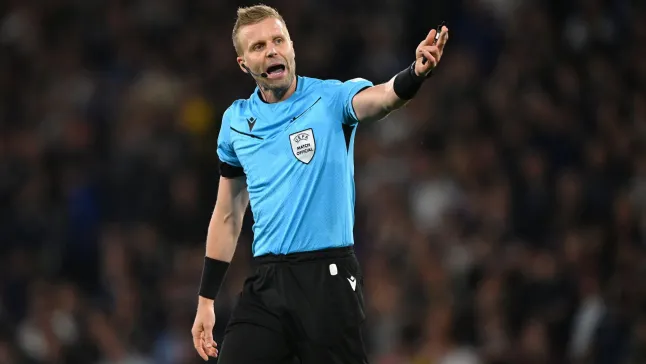 Glenn Nyberg reage durante a partida da Liga das Nações. Foto: Stu Forster/Getty Images