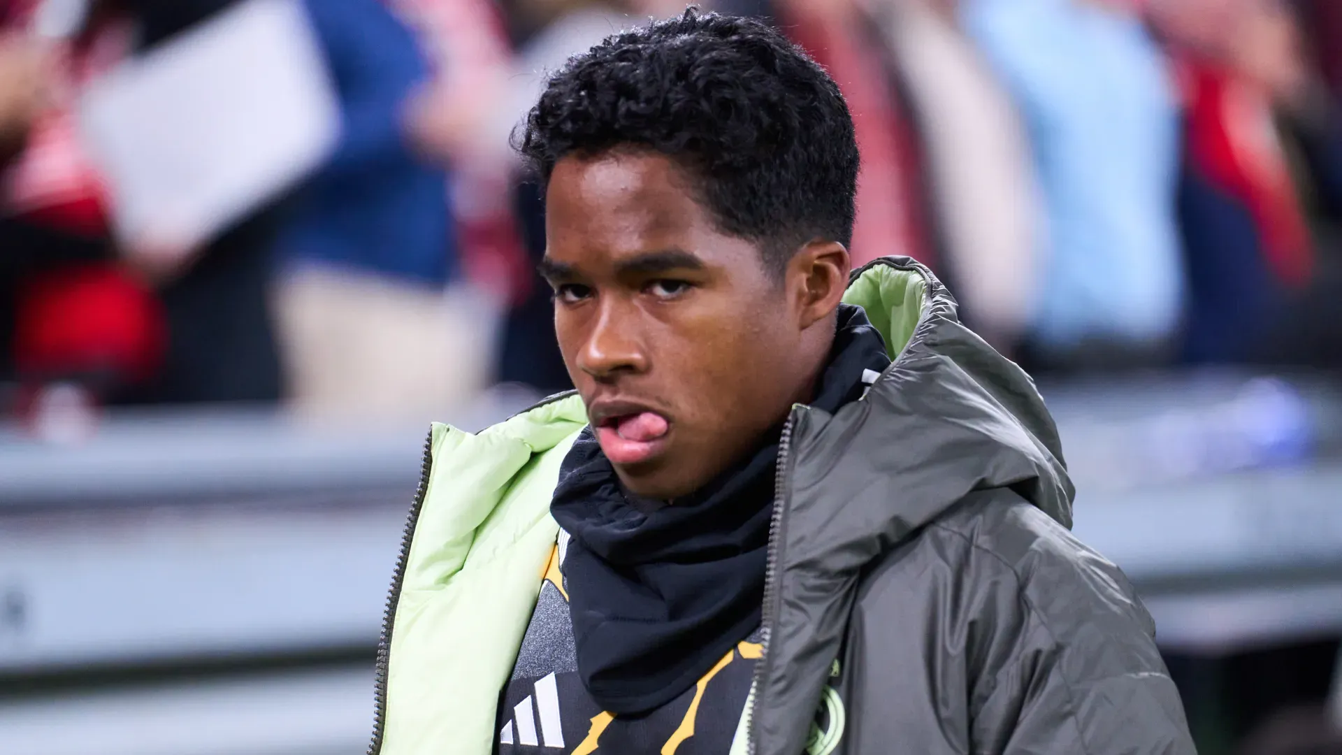 Endrick indo para o banco de reservas do Real Madrid