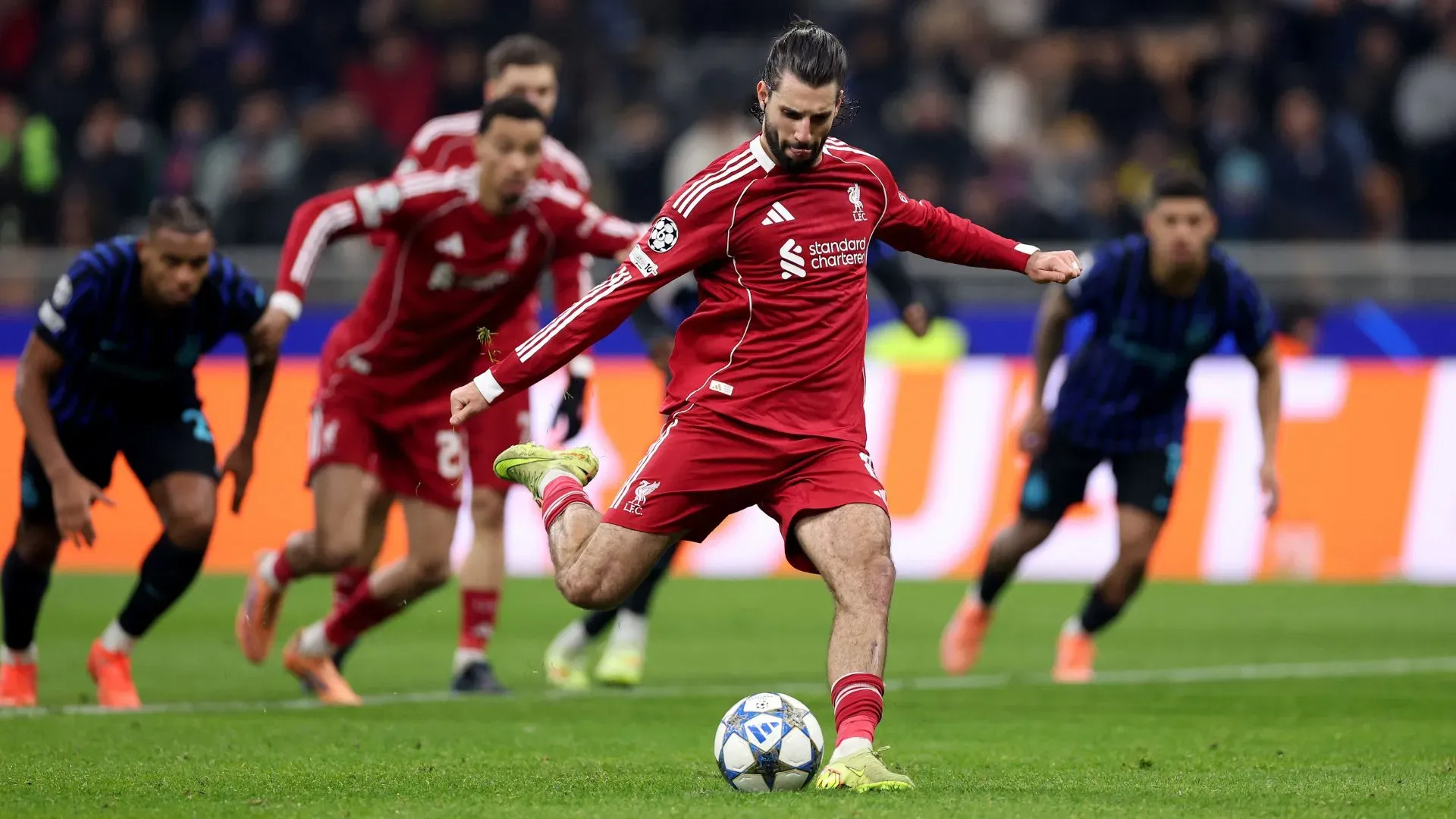 Szoboszlai fez gol de pênalti e decidiu pelo Liverpool contra a Internazionale (foto: Justin Setterfield/Getty Images)