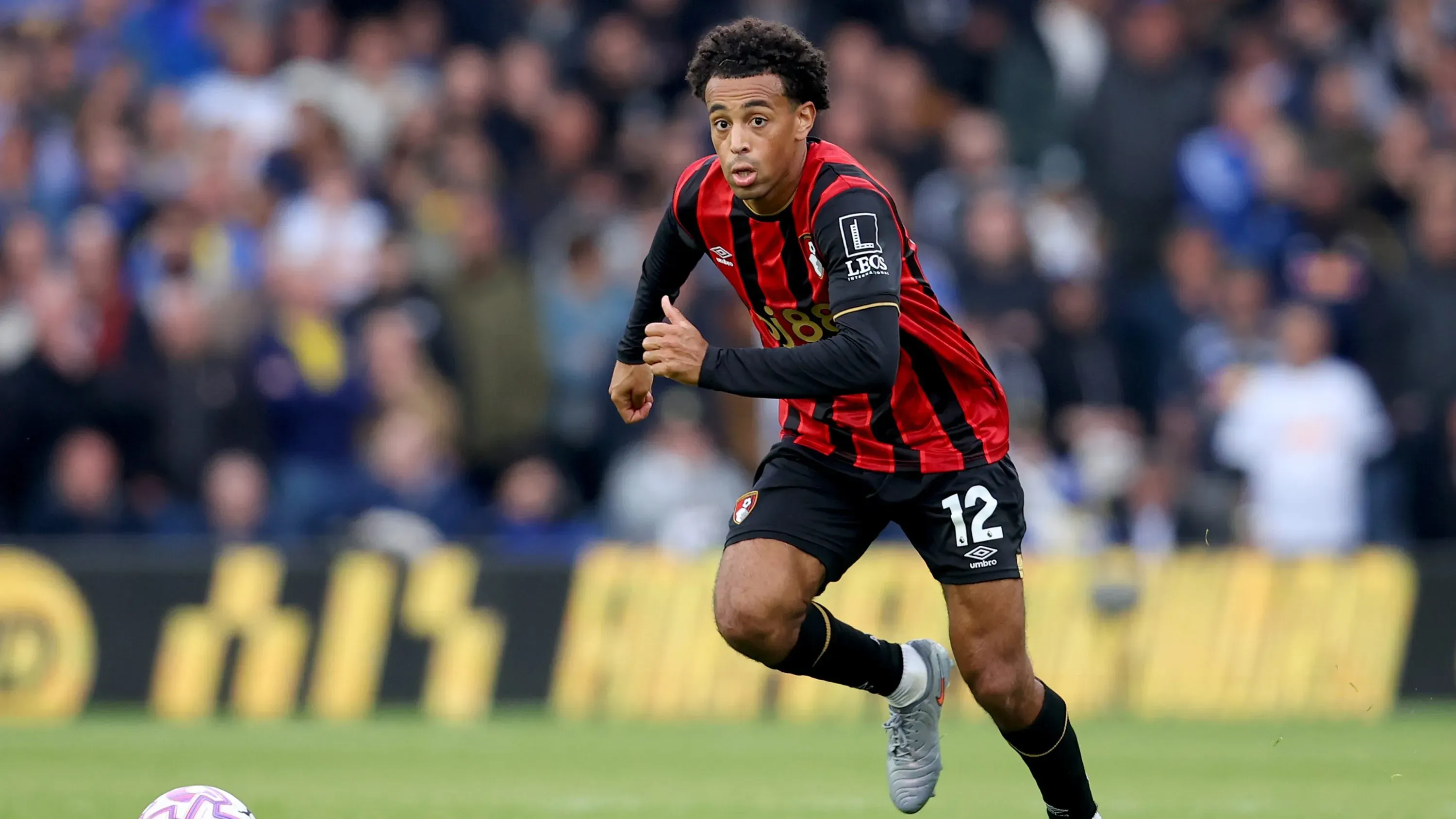 Tyler Adams, alvo do Manchester United, em jogo do Bournemouth.