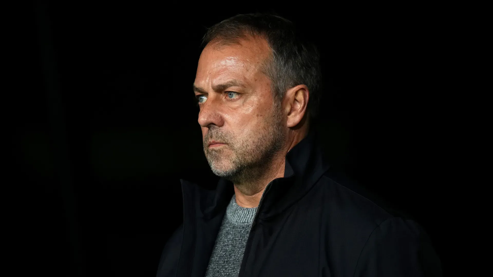 Hansi Flick durante partida pelo Barcelona