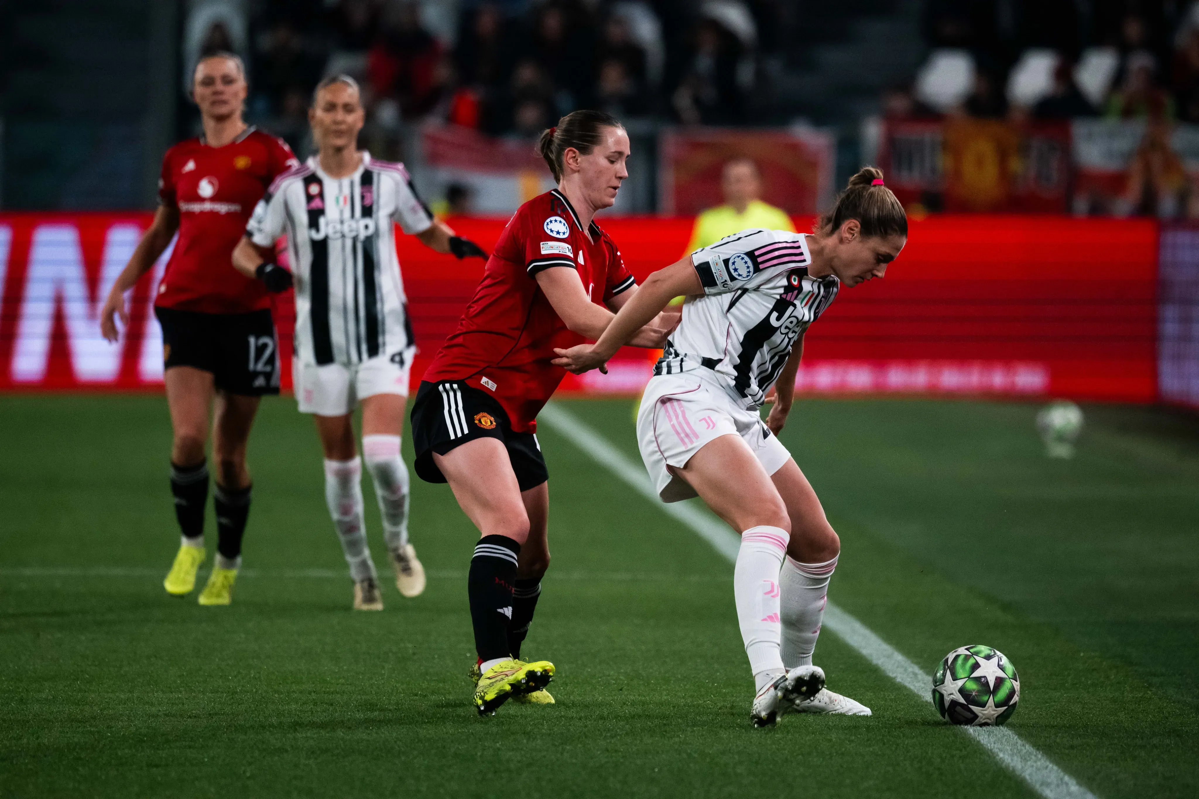 Ambas as equipes chegaram para a partida podendo terminar a rodada no G4 - Foto: Reprodução/Manchester United