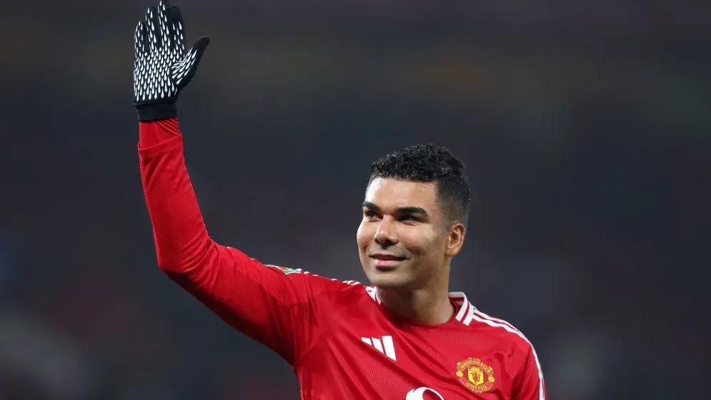 Casemiro, em campo, pelo Manchester Unite