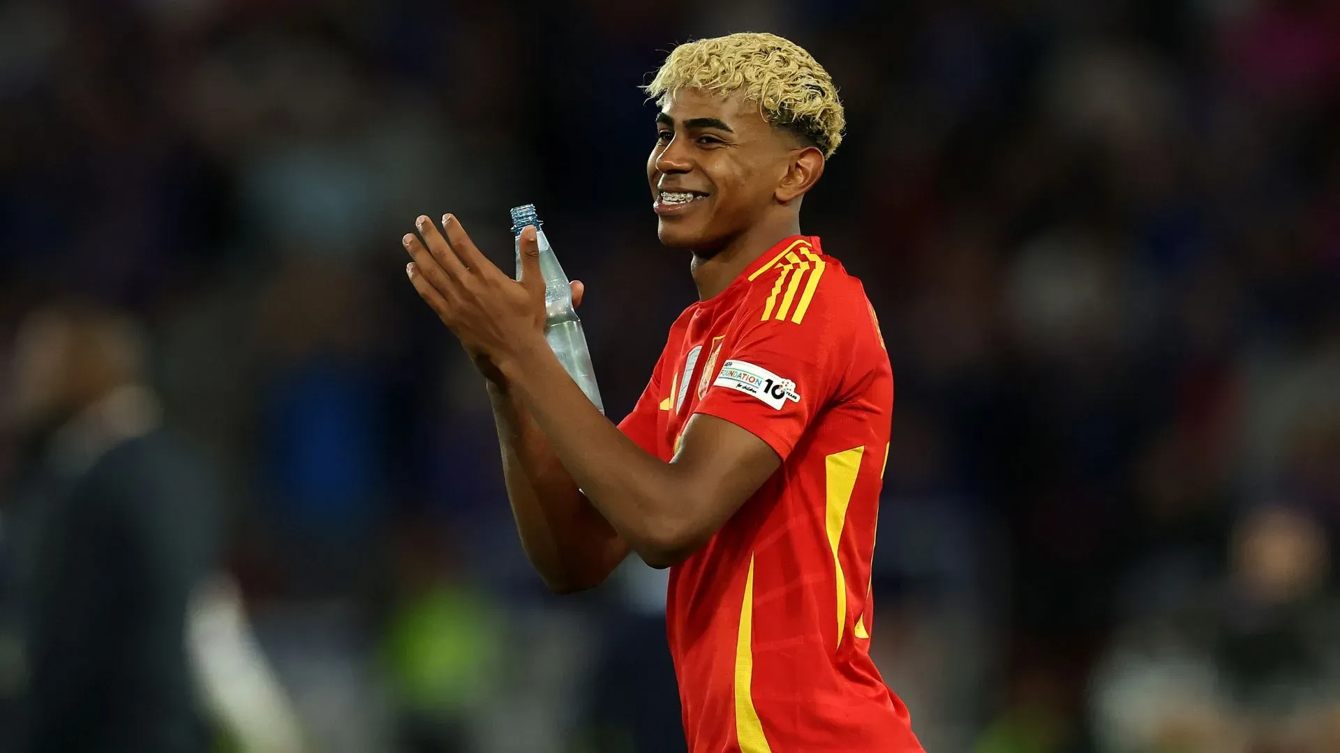 Lamine Yamal vai enfrentar Messi, numa partida que tem como protagonistas dois craques revelados pelo Barcelona (foto: Alexander Hassenstein/Getty Images)