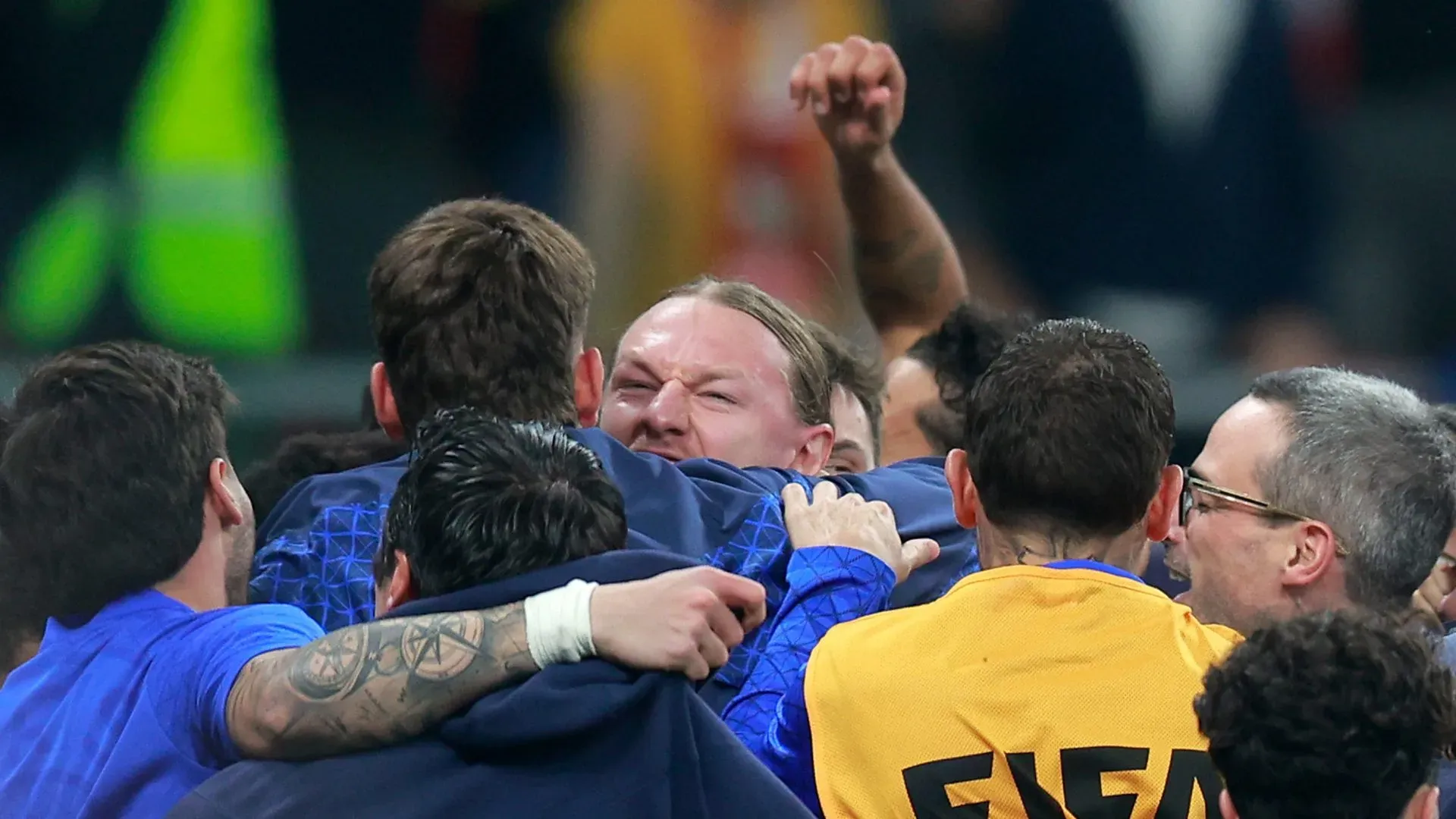 Safonov celebrando após o fim da disputa de pênaltis entre PSG x Flamengo