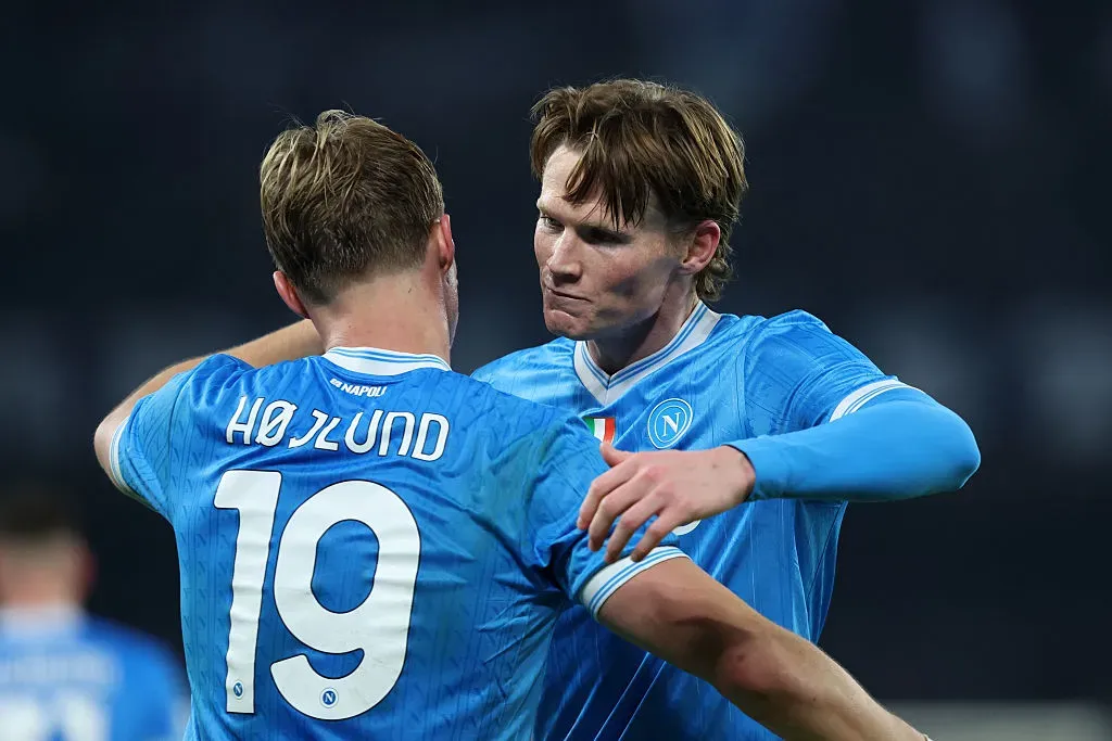 Rasmus Højlund e McTominay deixaram o Manchester United e hoje, estão no Napoli vivendo bom momento. (Foto: Francesco Pecoraro/Getty Images)