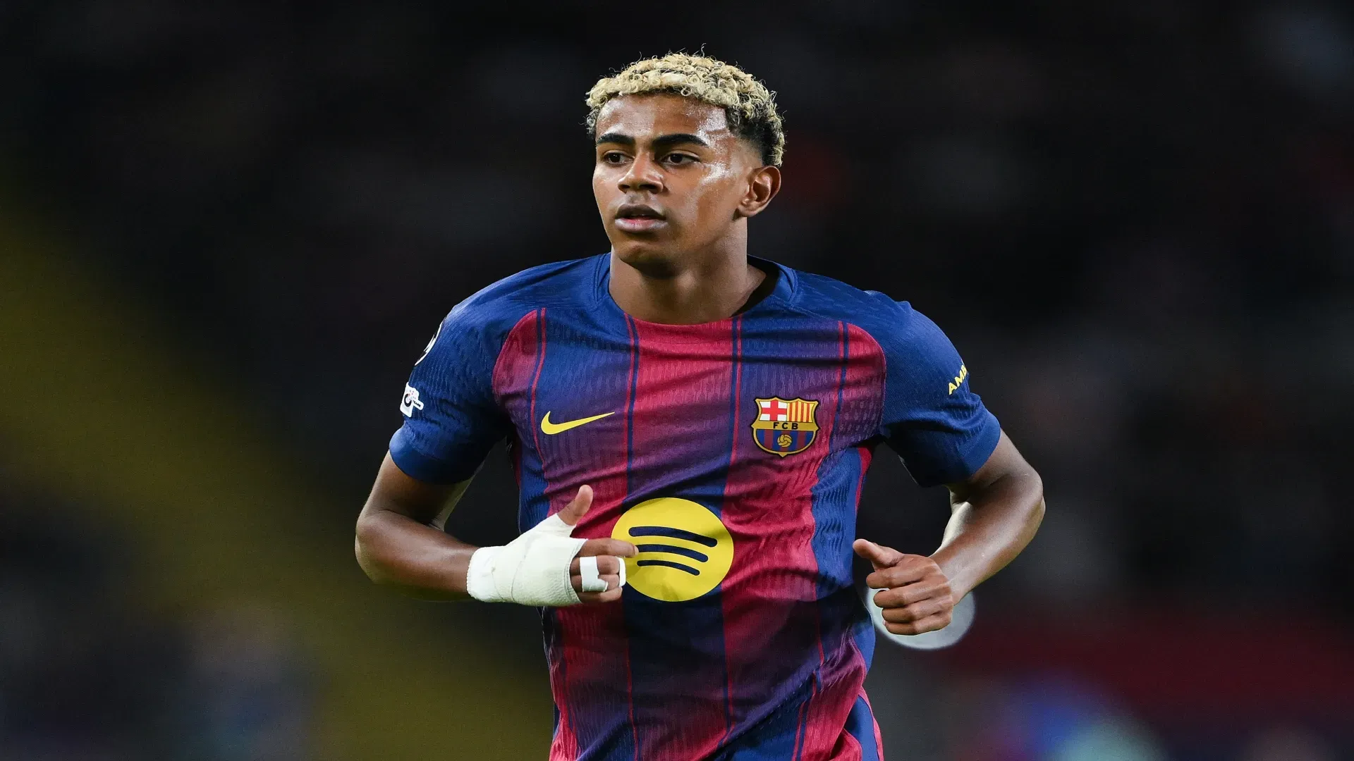 Yamal faz o segundo gol do Barcelona contra o Villarreal – David Ramos/Getty Images