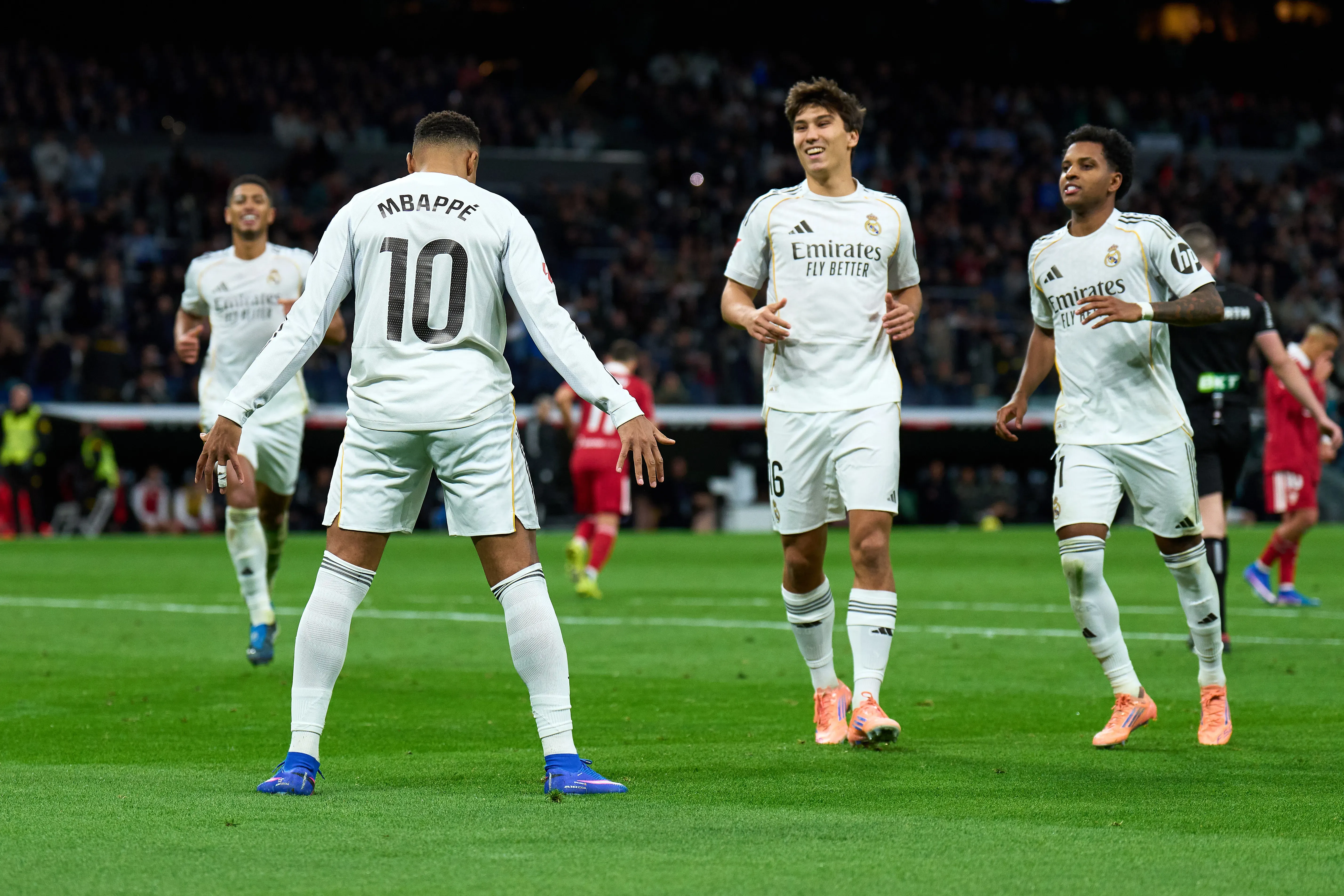 Mbappé imitando a comemoração de Cristiano Ronaldo. (Photo by Angel Martinez/Getty Images)
